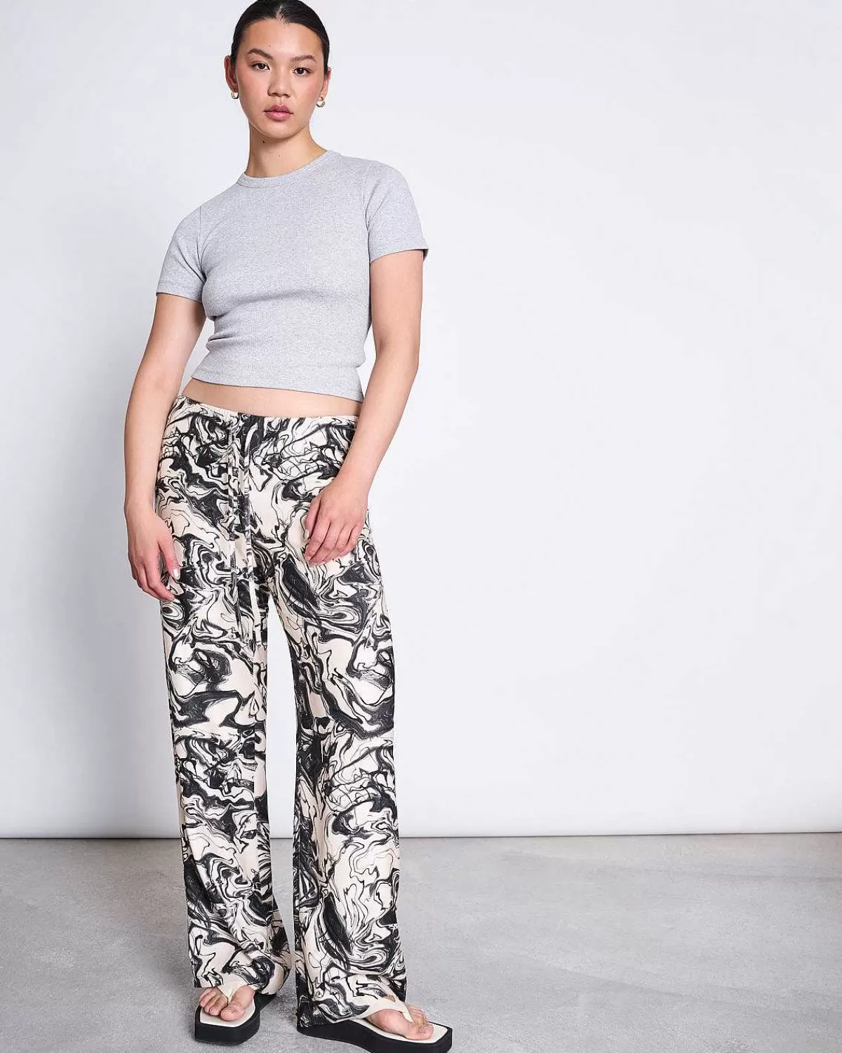 Mid Rise Loose Pants Strath Ink Print>JAN 'N JUNE Best Sale