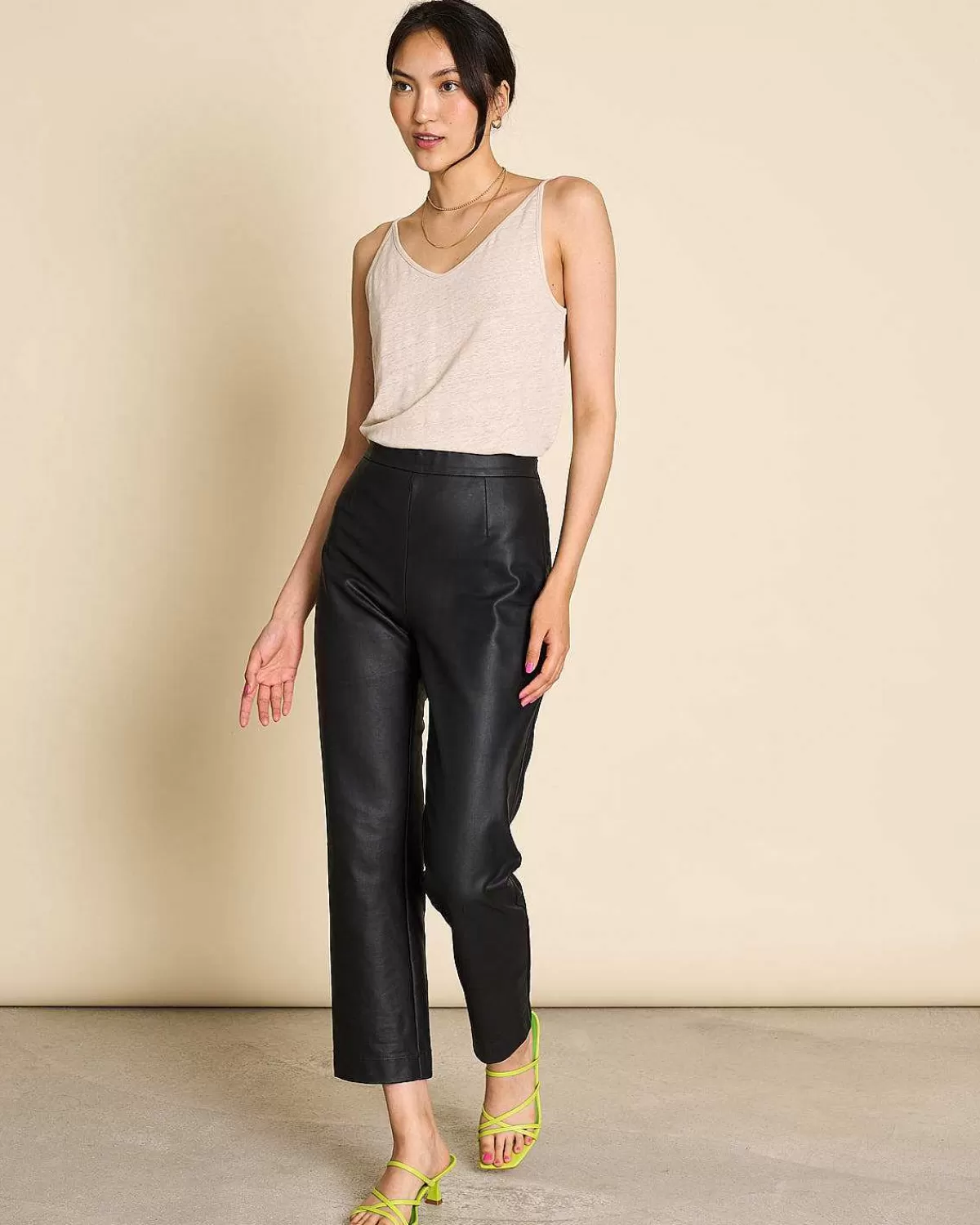 The Vegan Coated Pants Black>JAN 'N JUNE Store